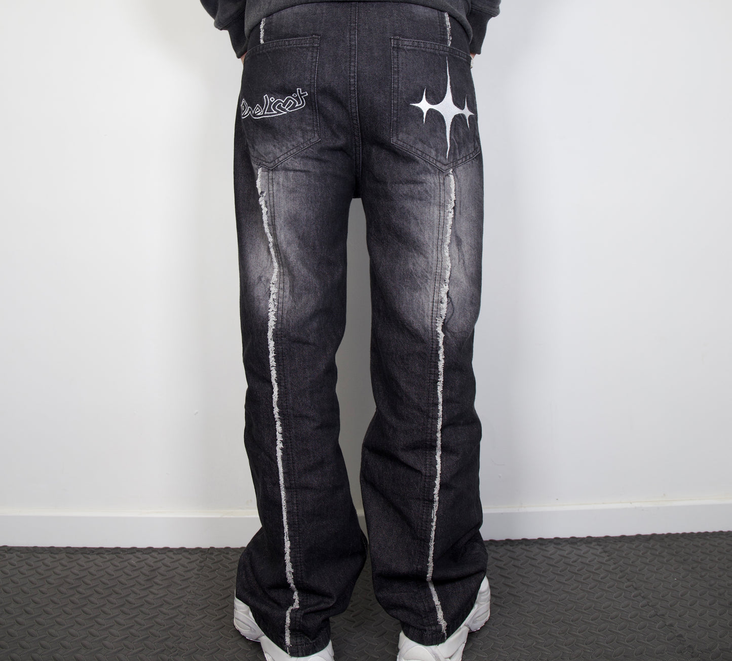 ASTRAL BAGGY JEAN | BLACK WASHED