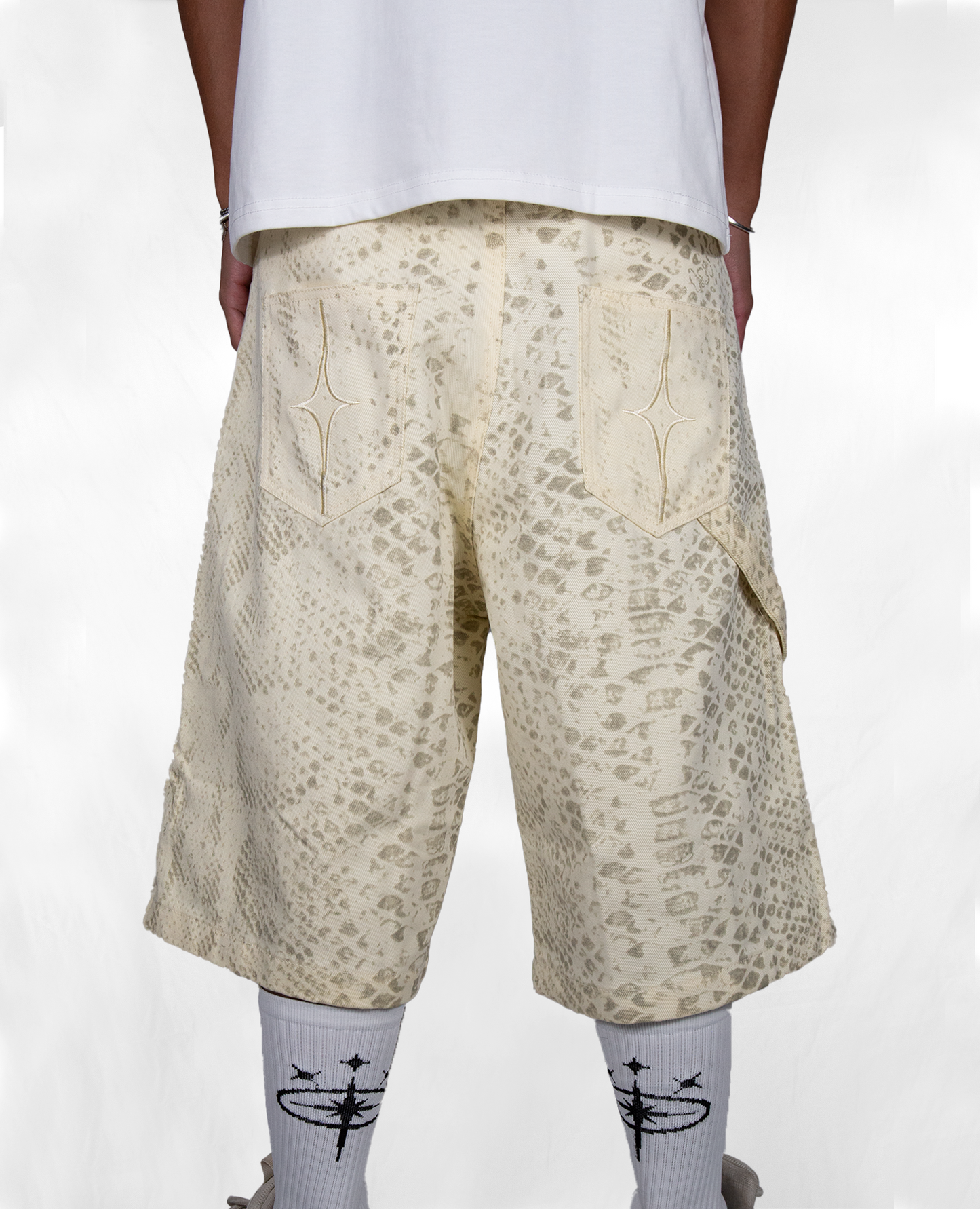 CREAM SNAKE JORT