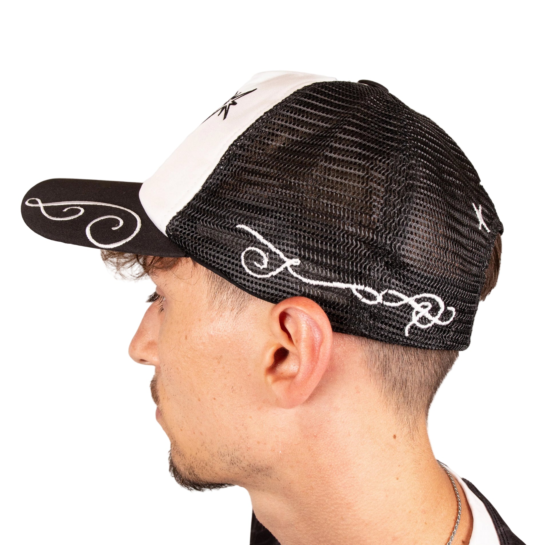 GORRA NEGRA 3 ESTRELLAS