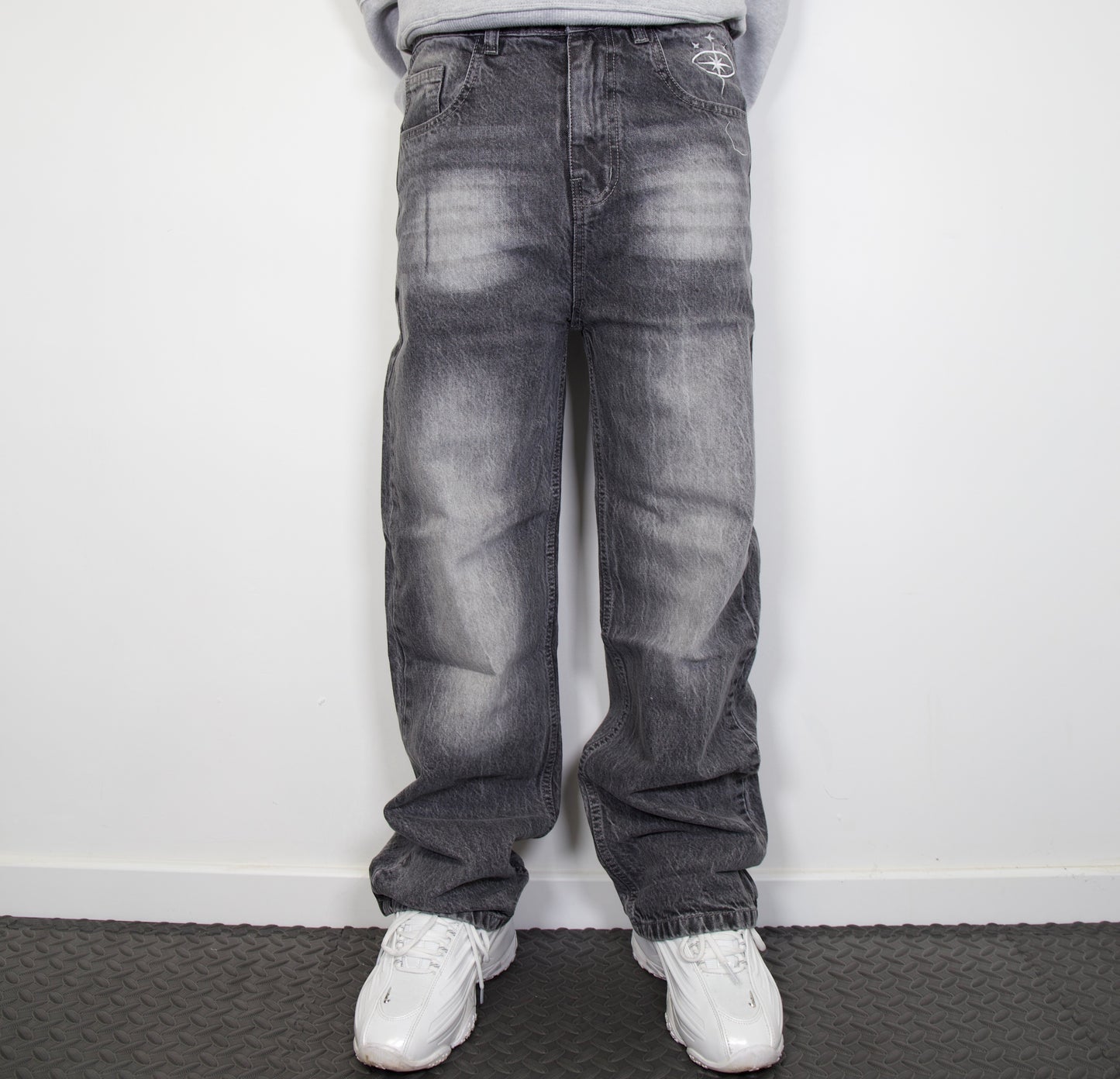 ASTRAL BAGGY JEANS | GRAU GEWASCHENEN