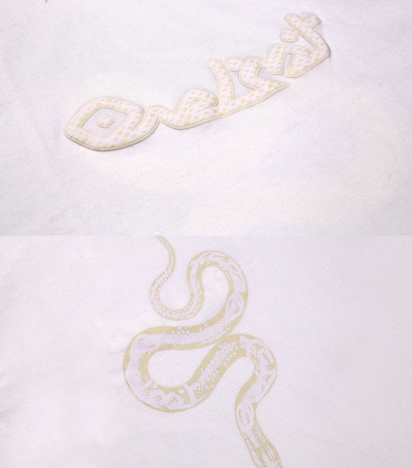 CREAM SNAKE TEE