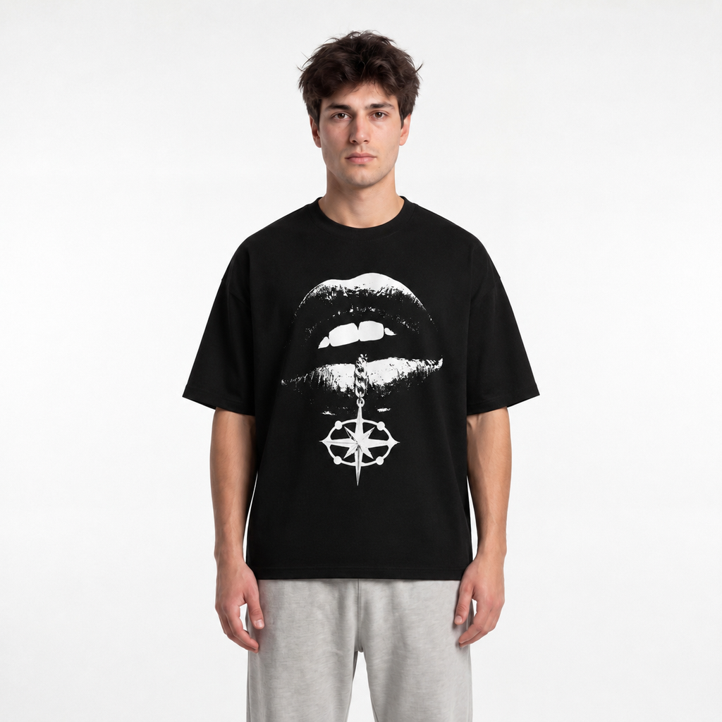 BLACK KISS TEE