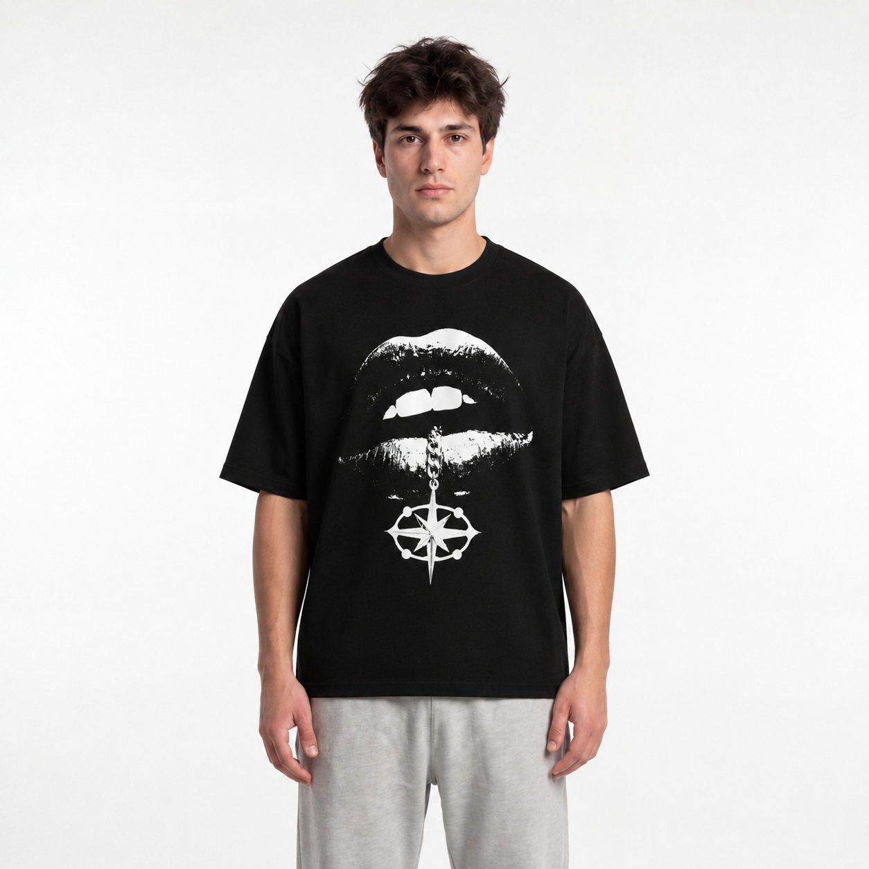 BLACK KISS TEE