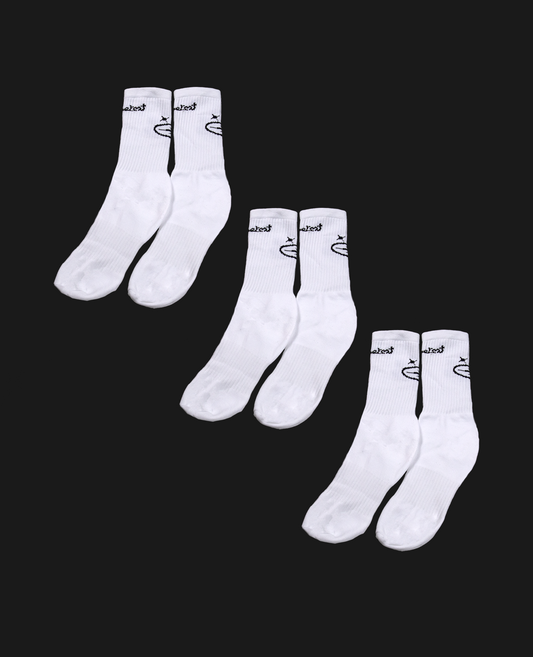 TRIPLE WHITE SOCKS